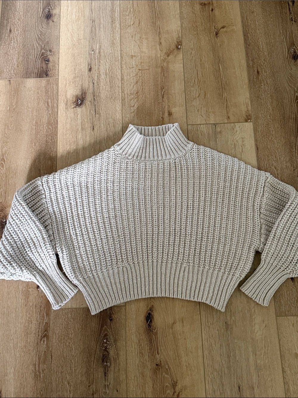 H&M | Cropped Cream Chunky Knit Sweater | size XL